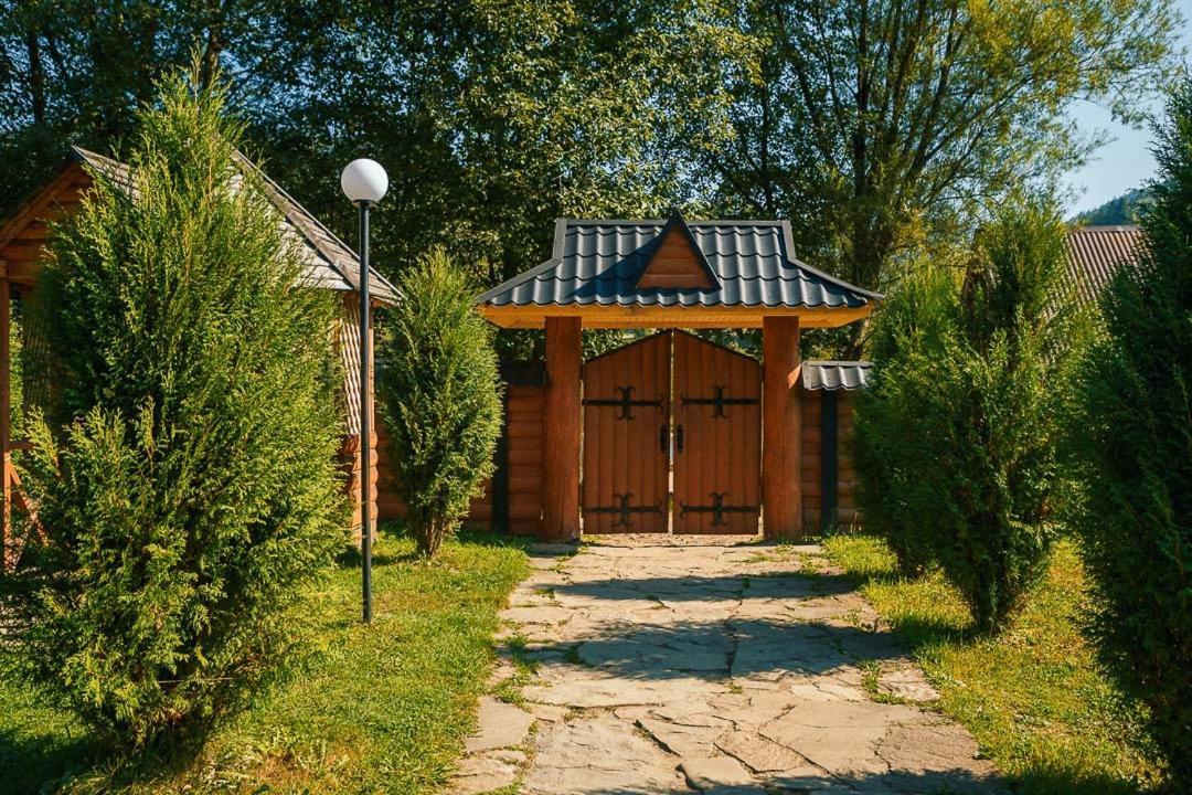 Gorycvit Hotel Verkhniy Yasenov Exterior foto